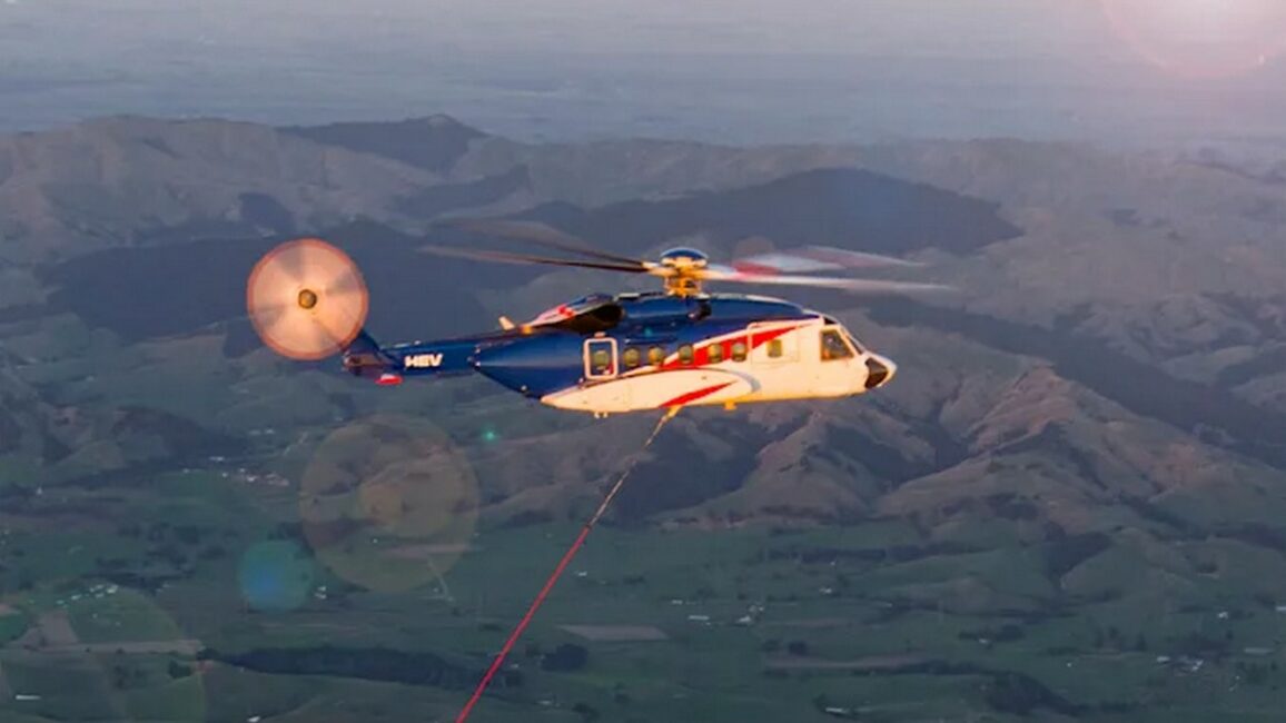 Rocket Lab menangkap tahap pertama roket Electron untuk pertama kalinya