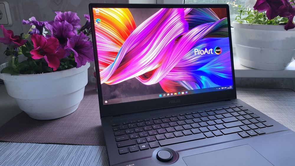 ASUS ProArt Studiobook Pro 16 OLED