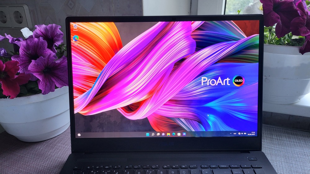 ASUS ProArt Studiobook Pro 16 OLED 