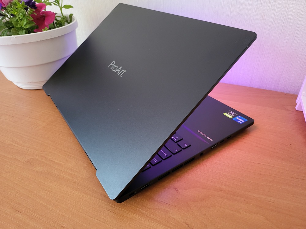 ASUS Proart StudioBook Pro 16 OLED