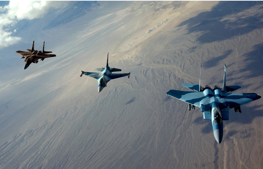 F-15 gegen F-16