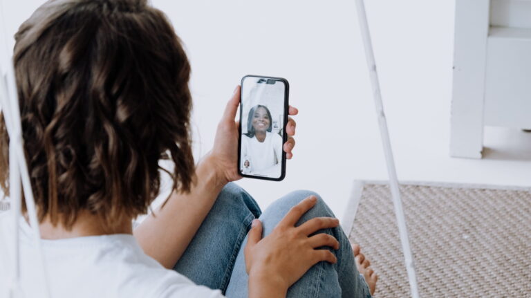 Как использовать портретный режим в FaceTime на iPhone и iPad
