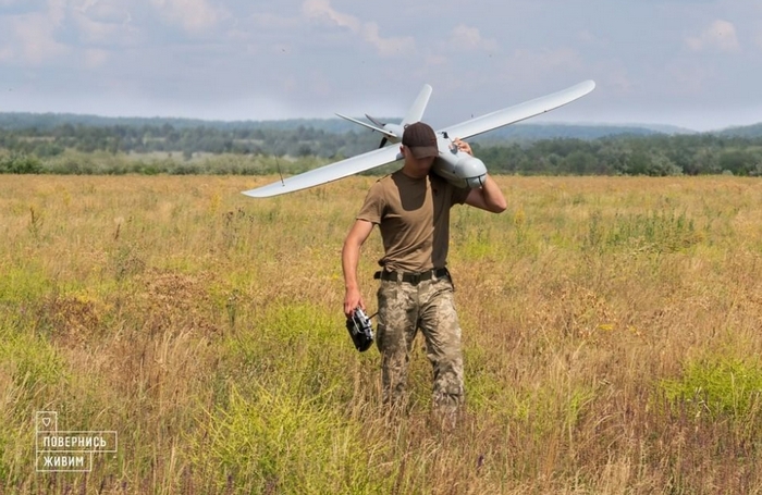 Українські військові отримають від волонтерів десятки розвідувальних дронів