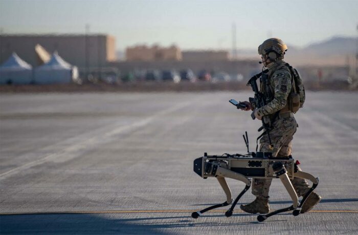 Роботи-собаки патрулюватимуть станцію космічних сил США
