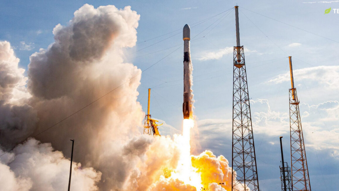 A SpaceX Falcon 9 rakéta további három új kilövést nyert