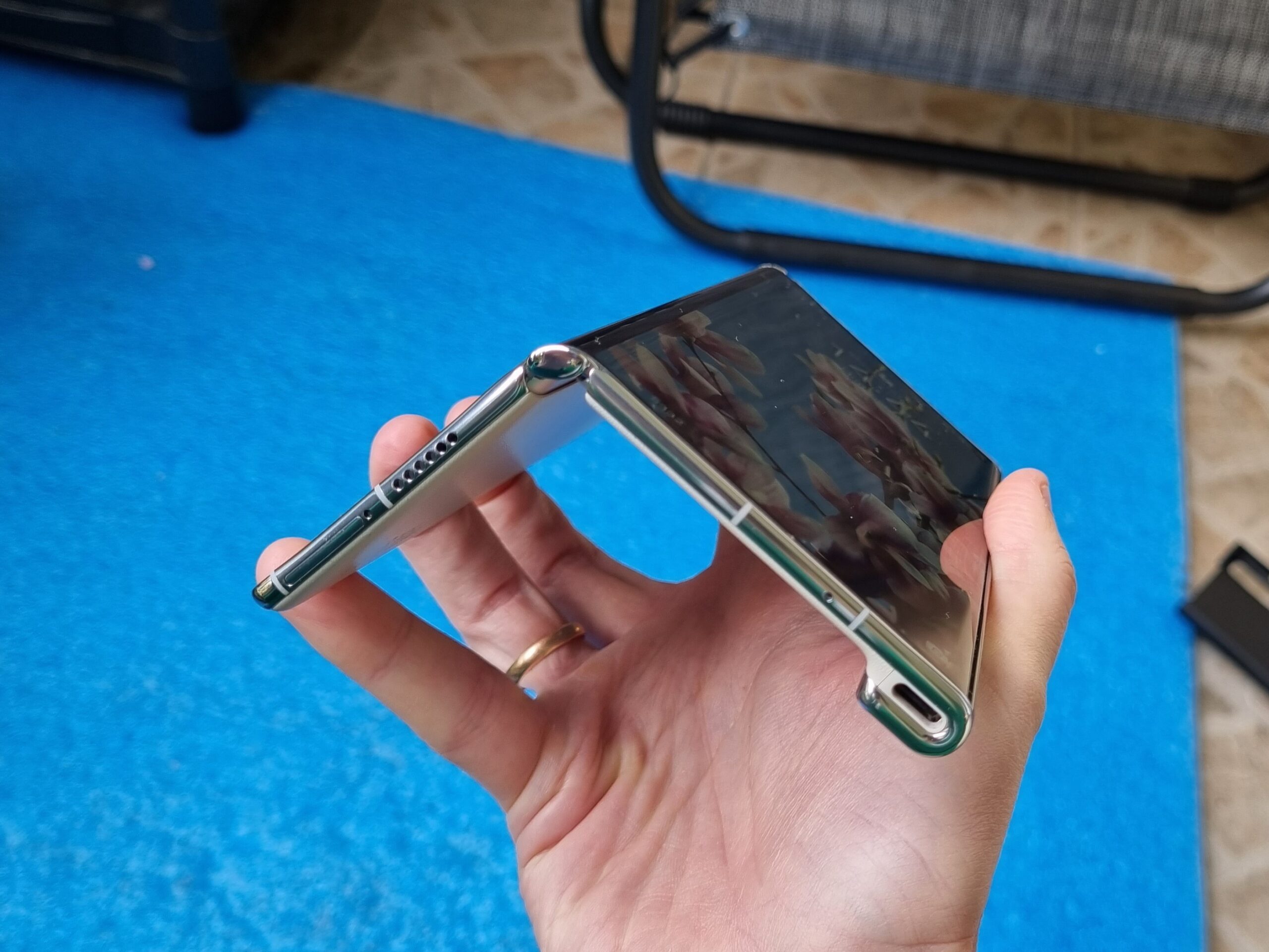 gek geworden kandidaat ik lees een boek Huawei Mate XS 2 Folding Smartphone Review: Two Weeks With A Miracle Of  Technology