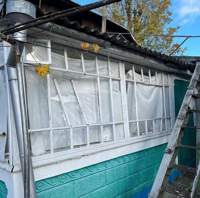 Пошкоджений будинок у Наславчі