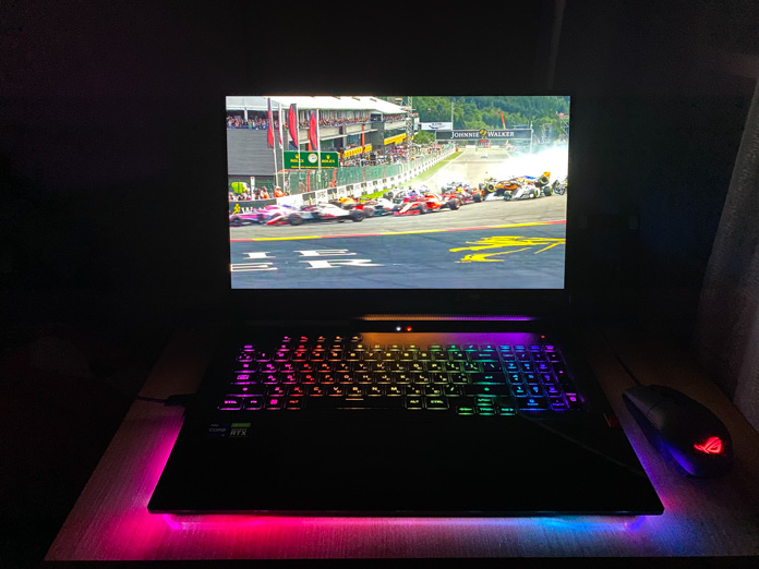 Asus Rog Strix แผลเป็น 17 SE