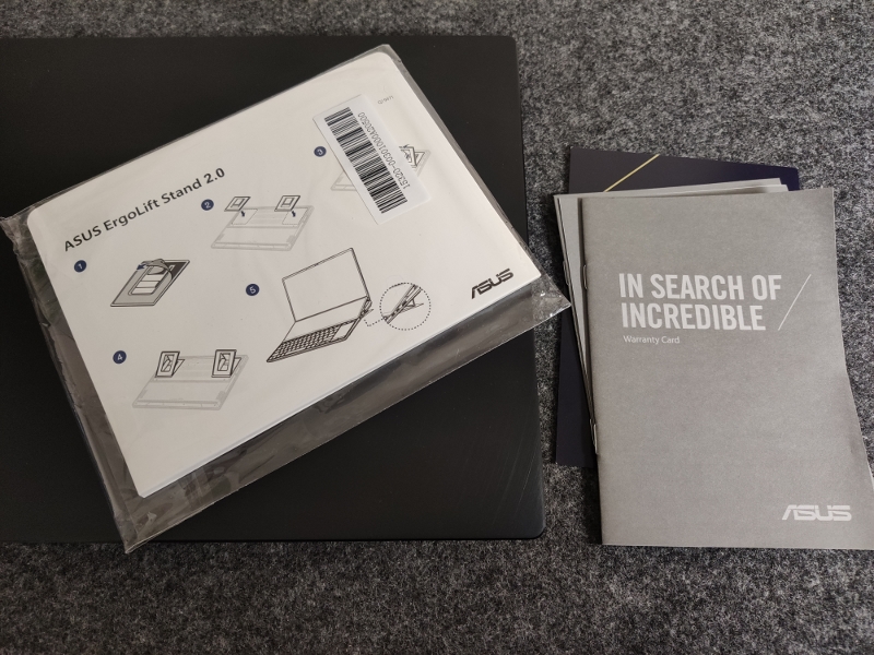 ASUS Zenbook Pro 14 Duo OLED-Verpackung