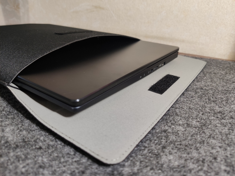 ASUS Zenbook Pro 14 Duo OLED 外殼