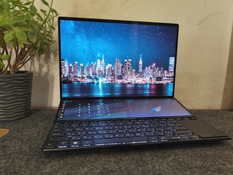 ASUS Zenbook Pro 14 ดูโอ OLED