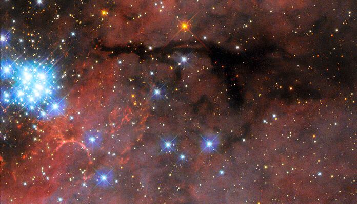 Hubble ukázal úžasné snímky mlhoviny Tarantule