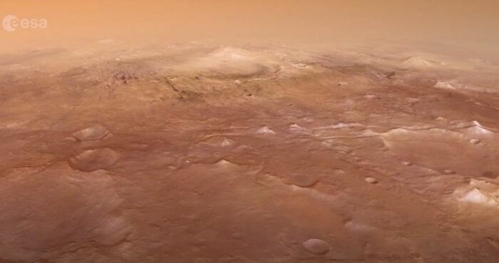 Nové video z Marsu ukazuje detaily krátera Jezero