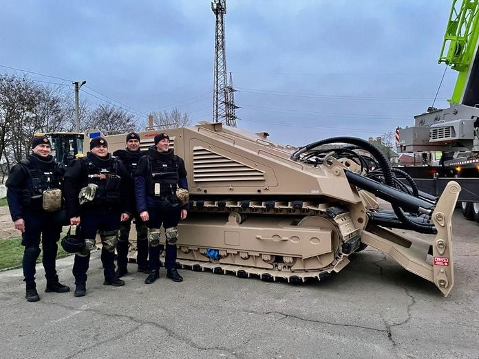 ДСНС отримала нові машини для розмінування