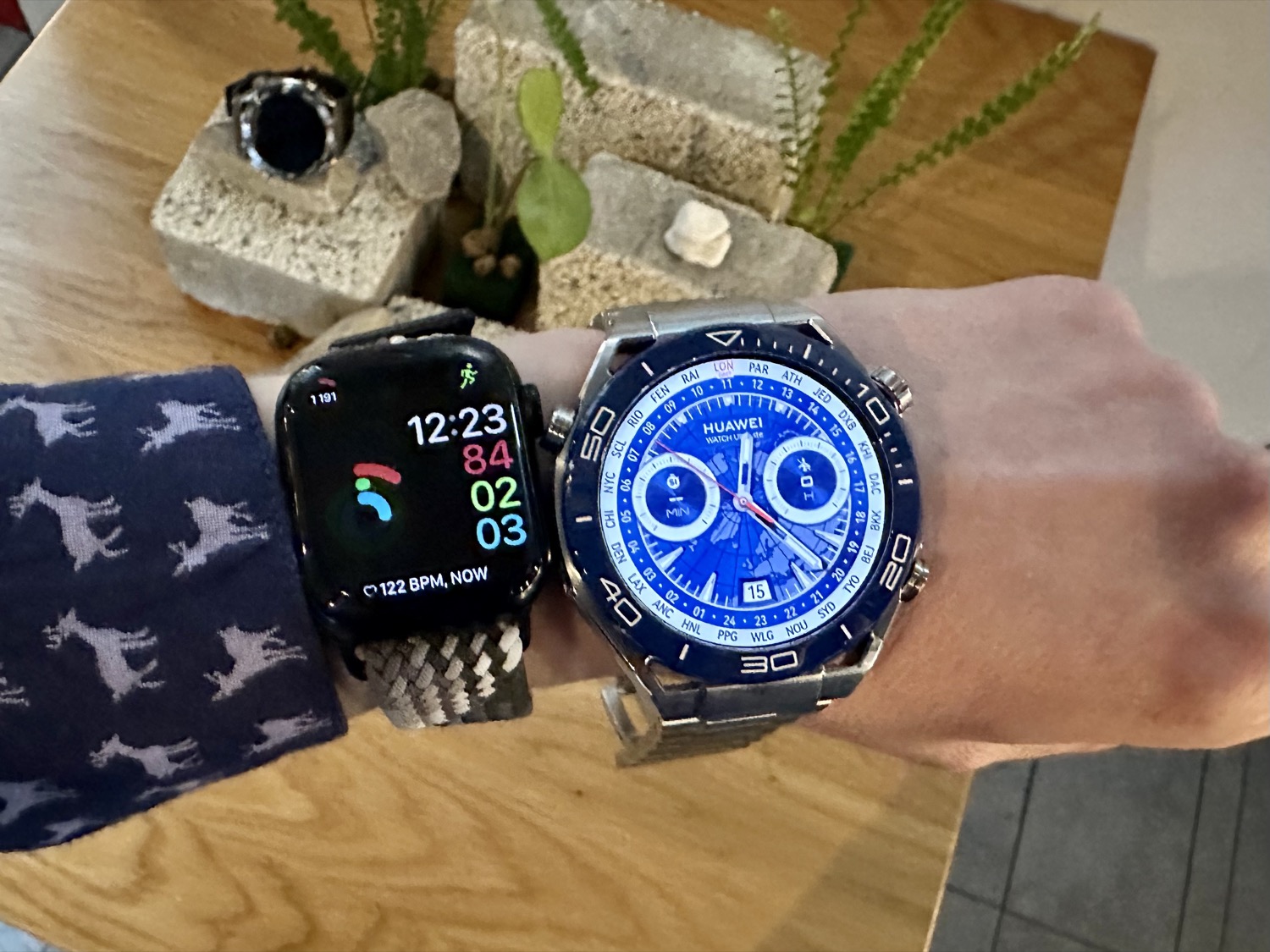 Huawei Watch Ultimate vs Apple Watch