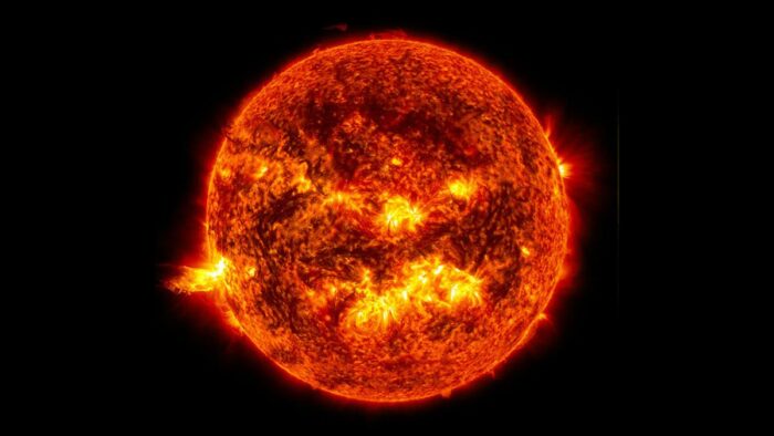 Saules uzliesmojumi varēja būt dzīvības katalizators uz Zemes