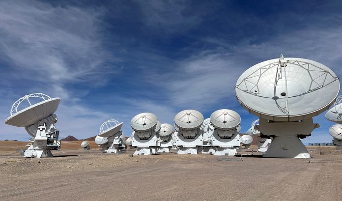 Atacama Large Millimeter/sub-millimeter Array (ALMA)