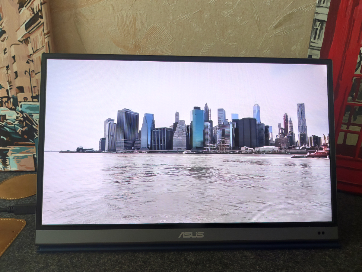 ASUS ZenScreen OLED MQ16AH