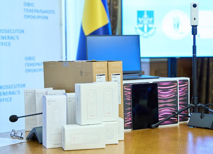 Франція передала Україні обладнання для розслідування воєнних злочинів рф Франція передала Україні обладнання для розслідування воєнних злочинів рф