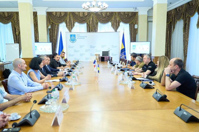 Франція передала Україні обладнання для розслідування воєнних злочинів рф Франція передала Україні обладнання для розслідування воєнних злочинів рф