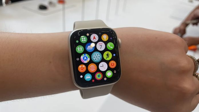 Apple Watch SE (2022)