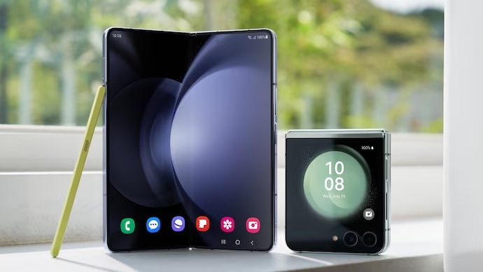 Odbyła się premiera najnowszych składaków Samsunga – Galaxy Z Flip 5 i Galaxy Z Fold 5. Modele zostały ogłoszone na wydarzeniu Unpacked w Seulu w Korei Południowej. Odbyła się premiera najnowszych składaków Samsunga – Galaxy Z Flip 5 i Galaxy Z Fold 5. Modele zostały ogłoszone na wydarzeniu Unpacked w Seulu w Korei Południowej.