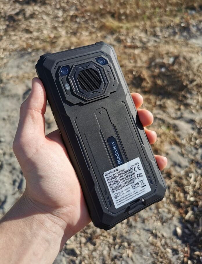 Blackview BV6200 Pro 12GB+128GB Rugged Smartphone, MTK P35 Octa-core Android 13 Telefono Robusto, 13000mAh 18W, 13MP+8MP, 6.56 HD+ Cellulari Resistente IP68, Dual 4G LTE NFC OTG GPS FM, Arancia