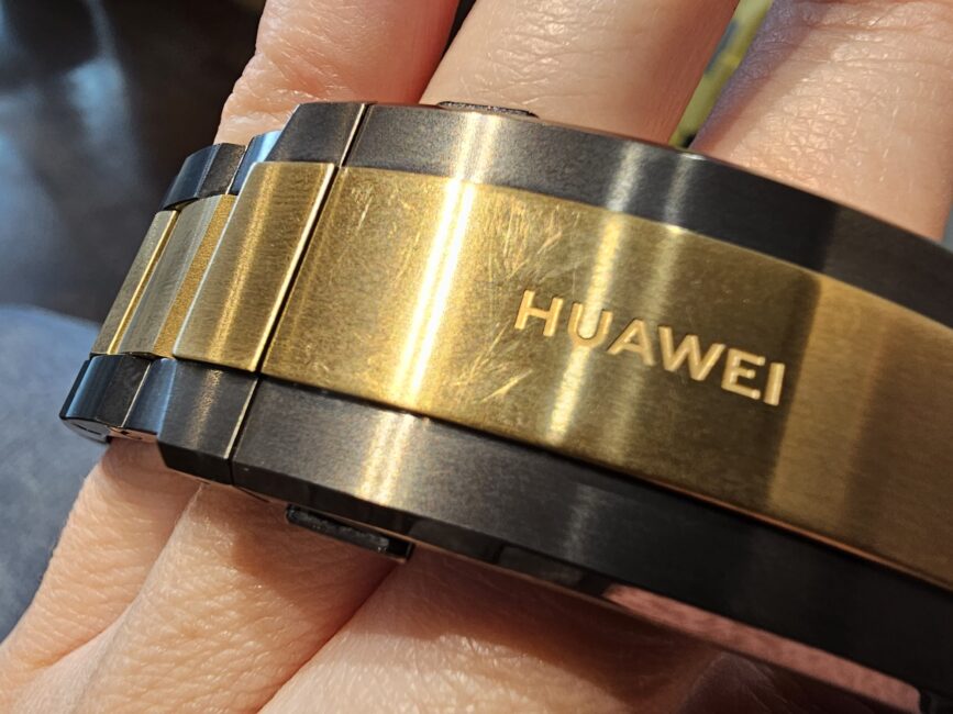 Huawei شاهد التصميم النهائي