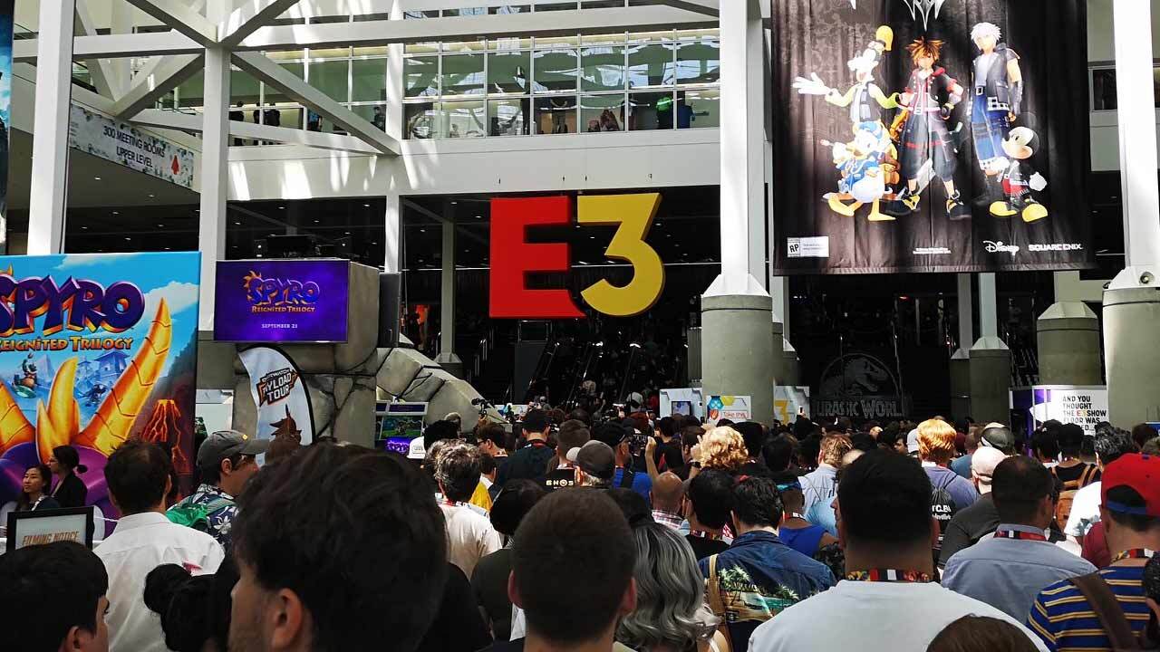 E3