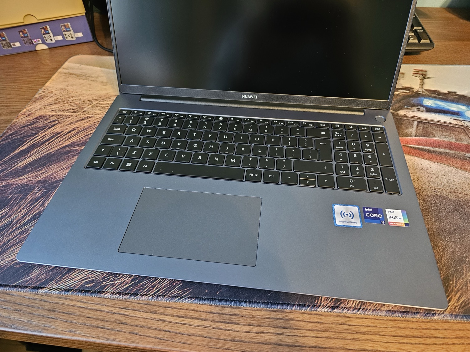 HUAWEI MateBook D16