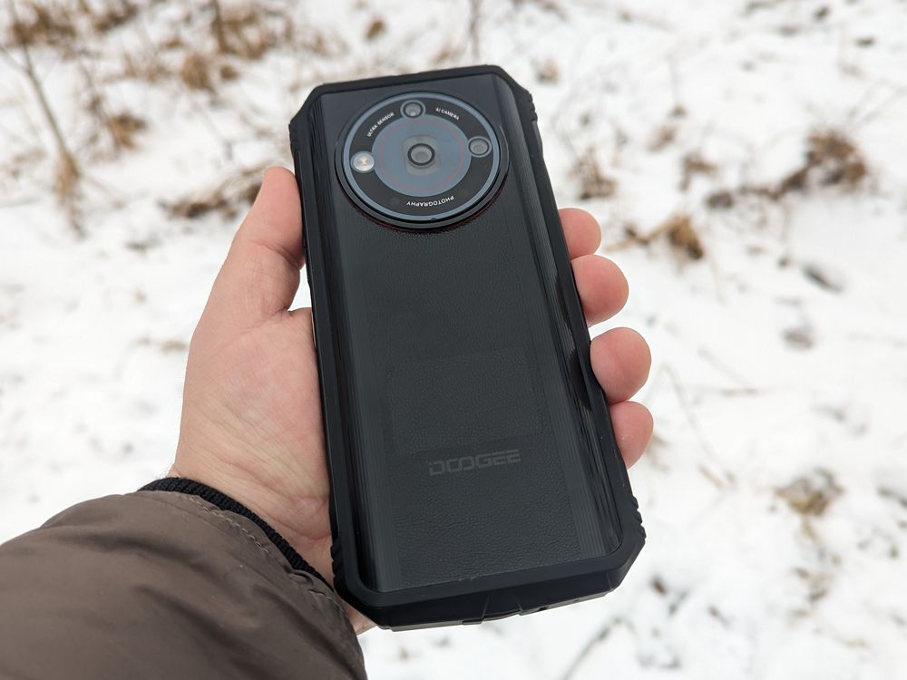 DOOGEE V30 Pro rear side