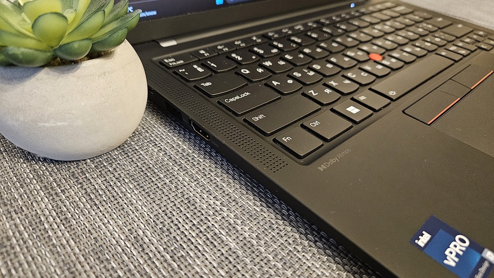 Lenovo ThinkPad X1 Carbon Gen 11 