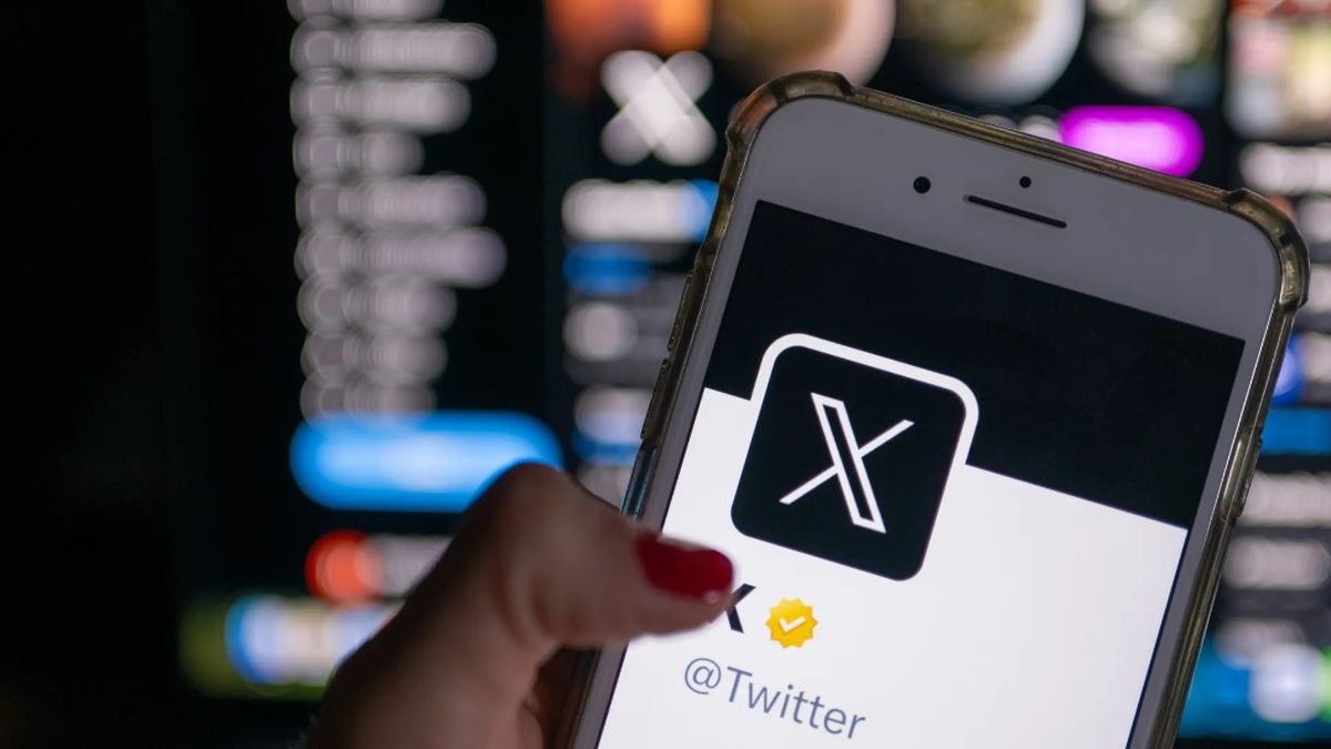 X (Twitter) X (Twitter)