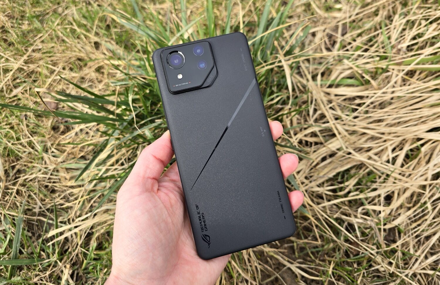 ASUS ROG Phone 8 Pro