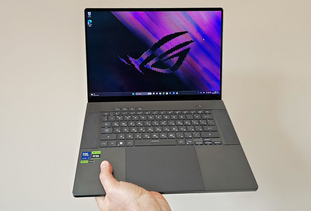 ASUS ROG Zephyrus G16 2024 ASUS ROG Zephyrus G16 2024