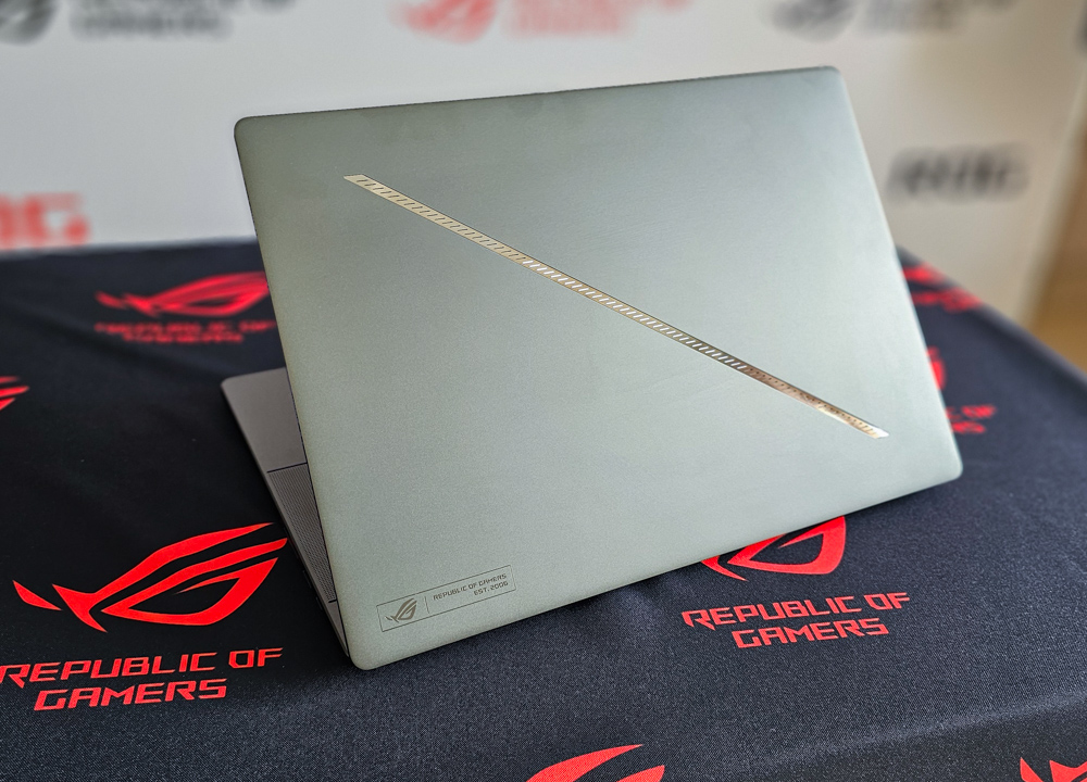 ASUS ROG Zephyrus G16 2024 ASUS ROG Zephyrus G16 2024