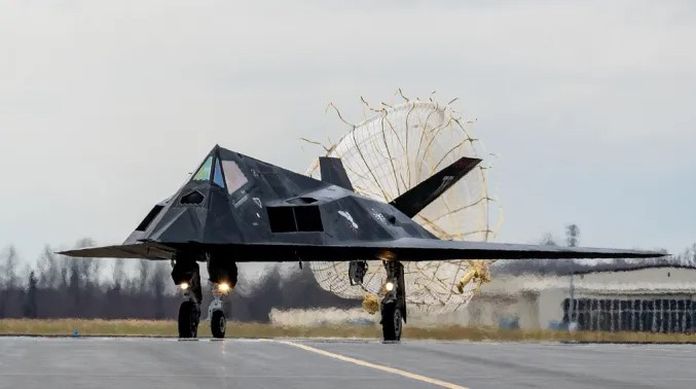 F-117 البومة