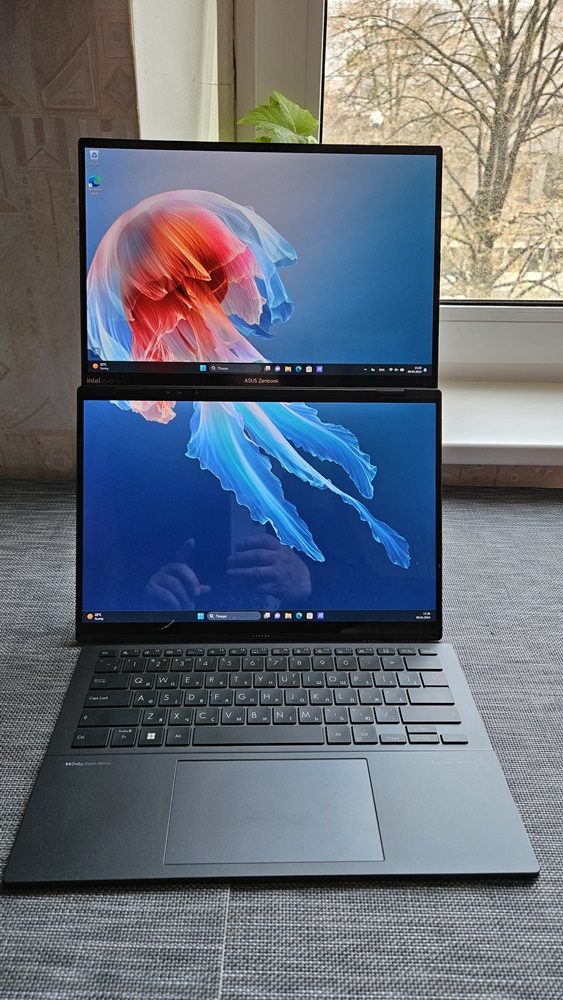 ASUS Zenbook Duo 2024