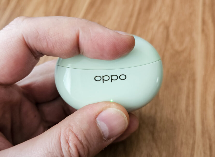 OPPO Enco Air3 Pro - Hur man öppnar fodral