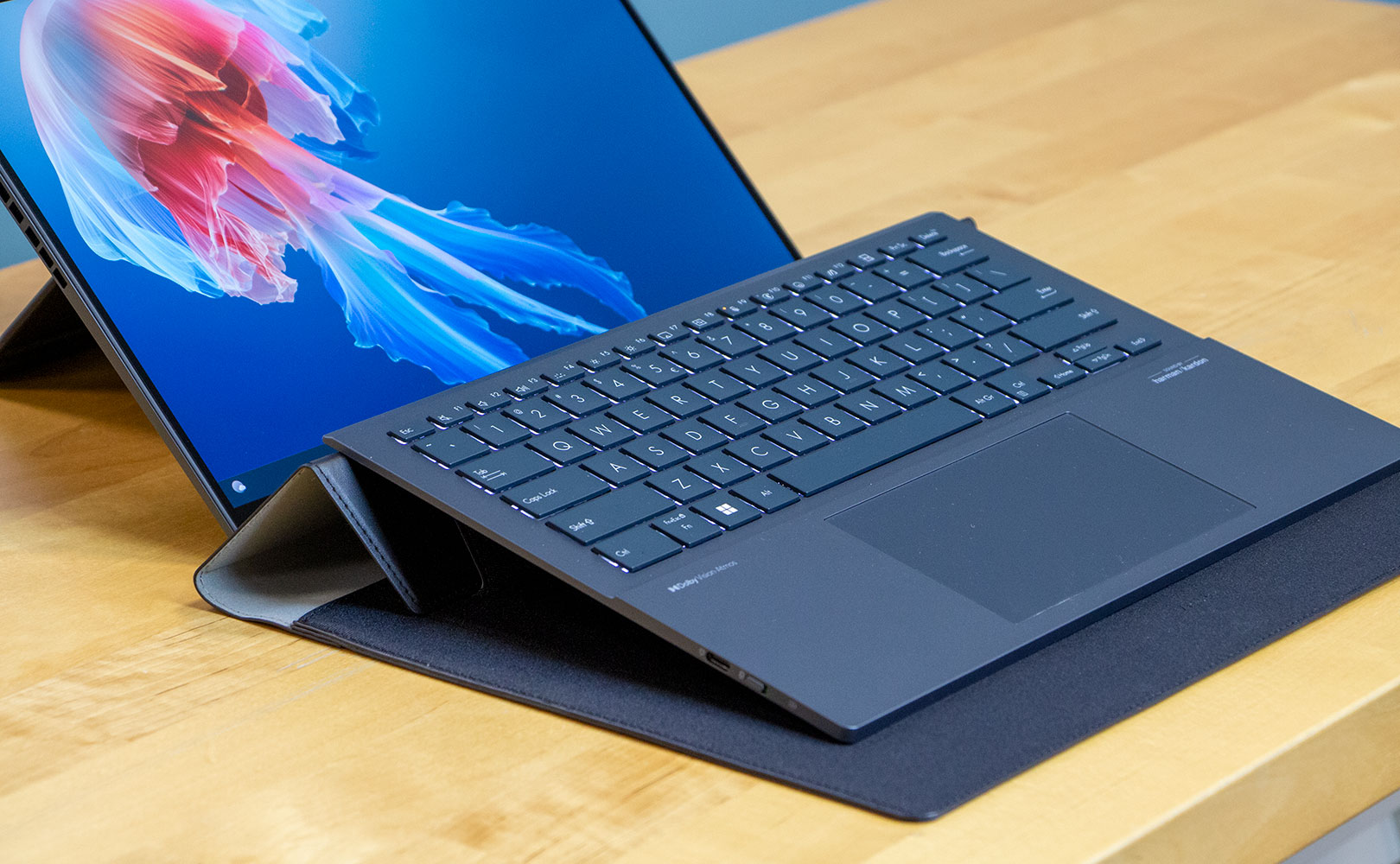  Zenbook Duo (2024) UX8406