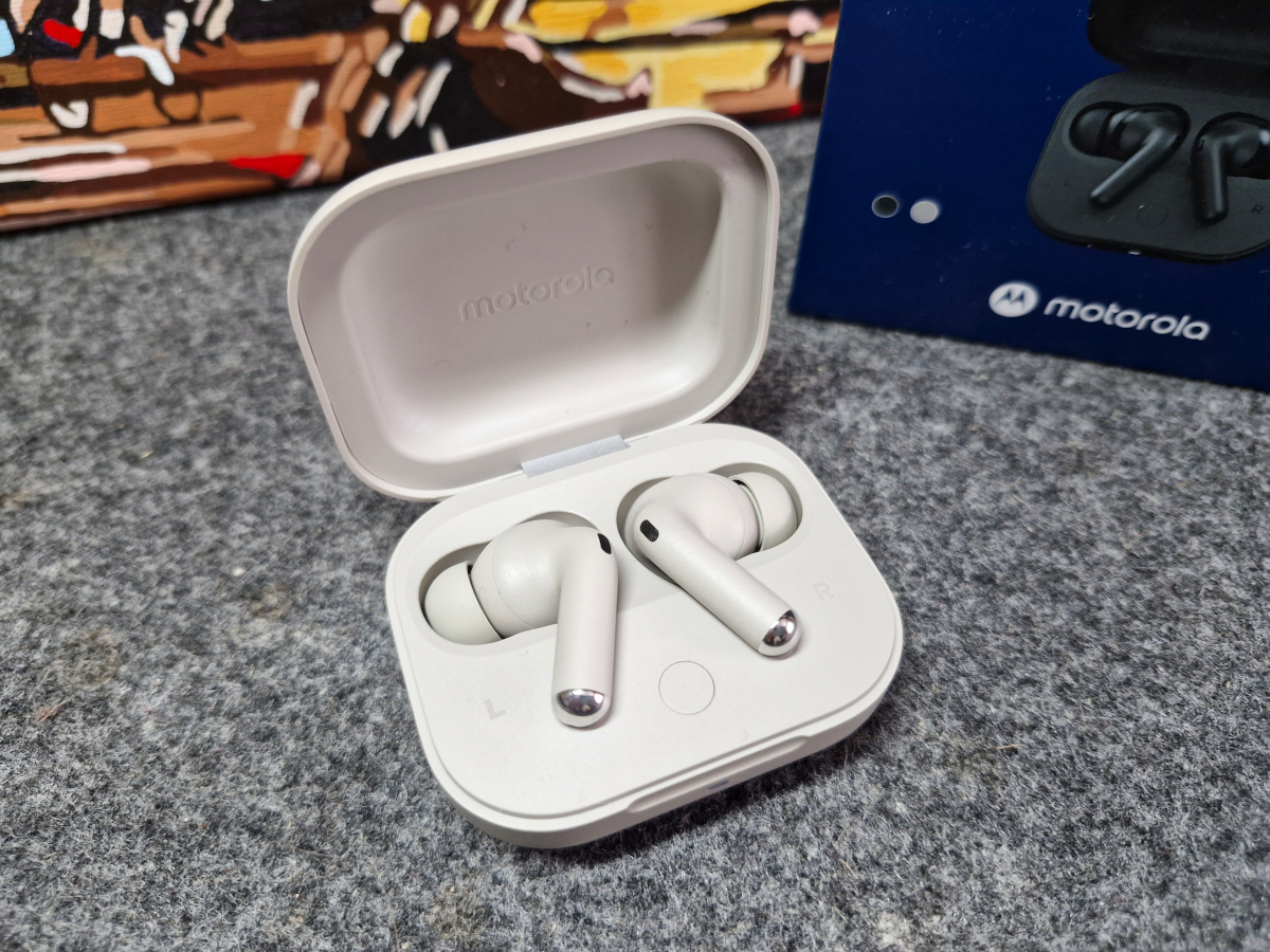 Motorola Moto Buds+