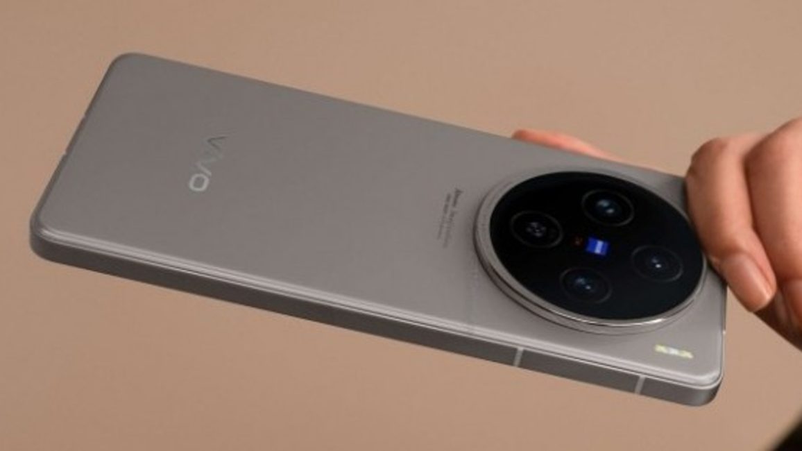 Vivo X100 Ultra display specifications leak ahead of its official