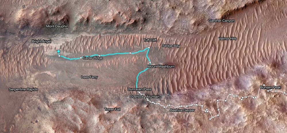 NASA виявило на Марсі незвично світлий валун