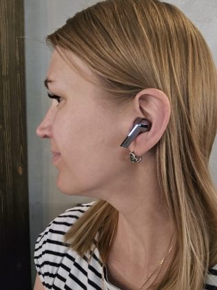 Samsung Galaxy Buds 3 Pro in ear