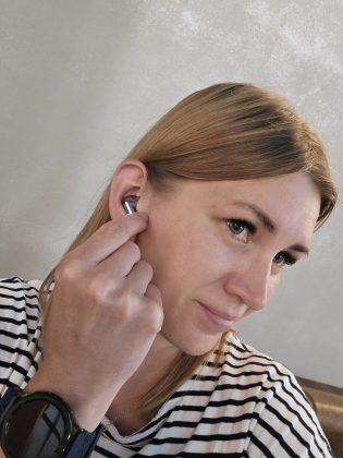 Samsung Galaxy Buds 3 Pro in ear