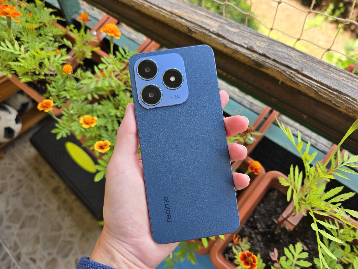 realme C63