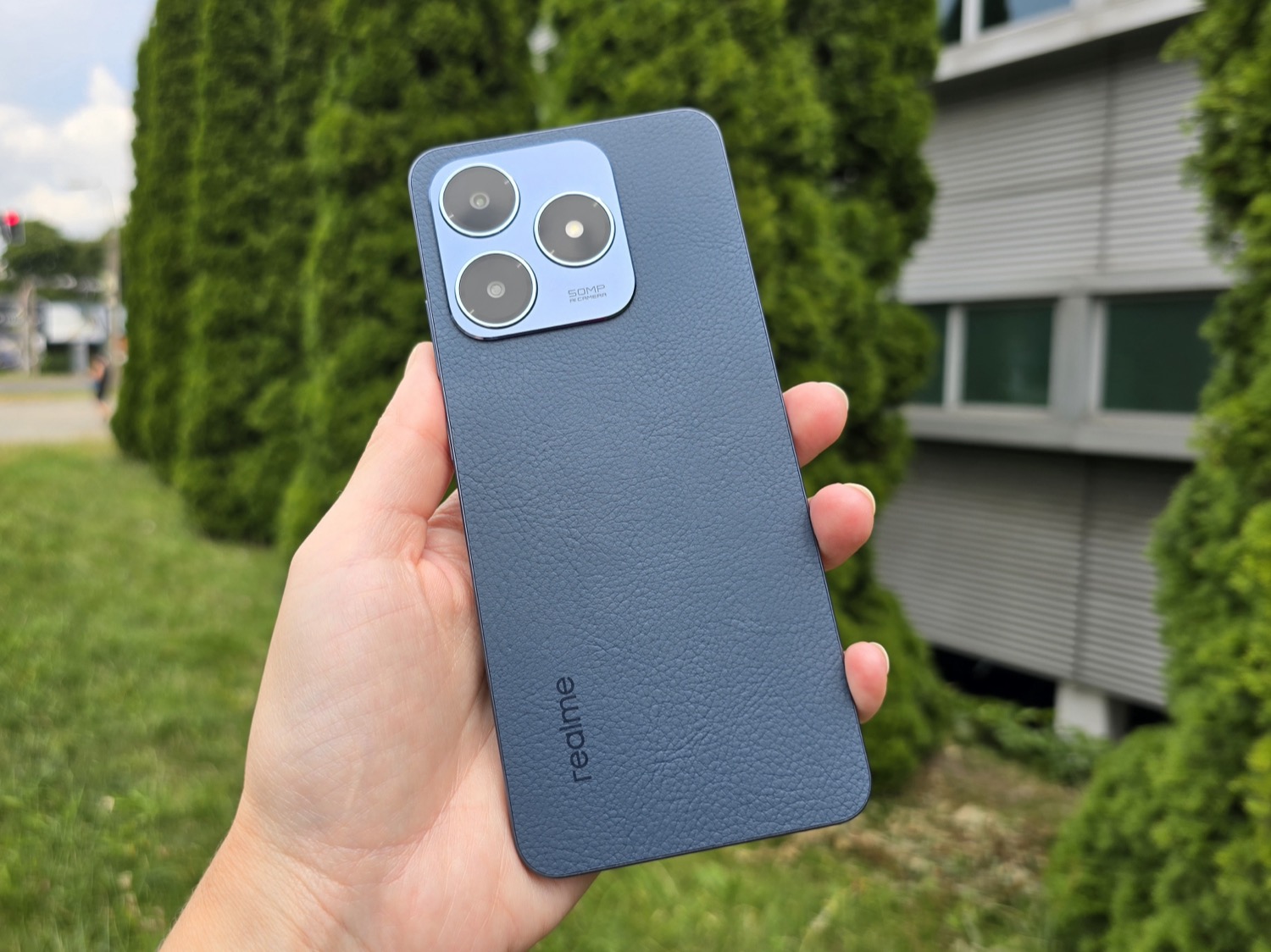 realme C63