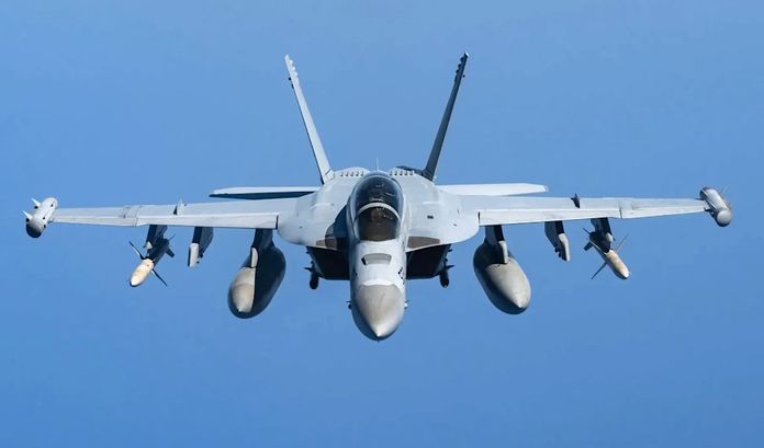 США оснащують літак EA-18G системами встановлення завад нового покоління