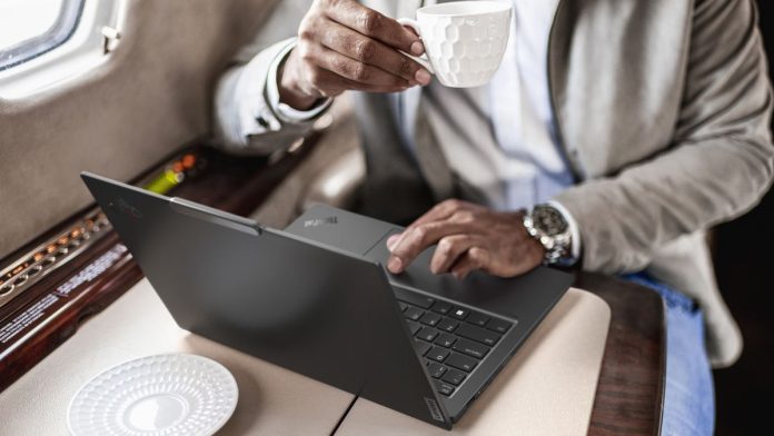 Lenovo ThinkPad X1 Carbon G12 Lenovo ThinkPad X1 Carbon G12