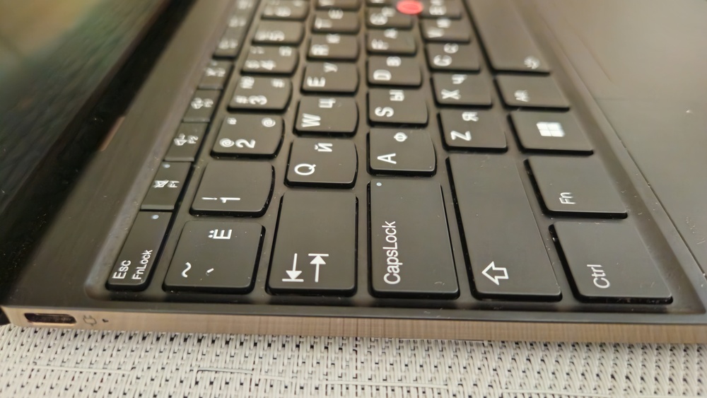 Lenovo ThinkPad Z13 Gen 2